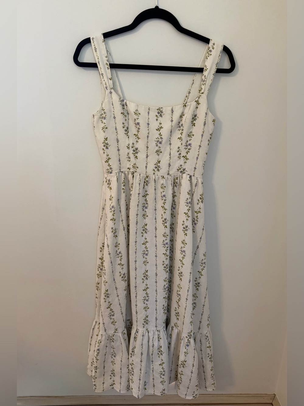 Reformation ivory linen casual dress with floral print. Size zero